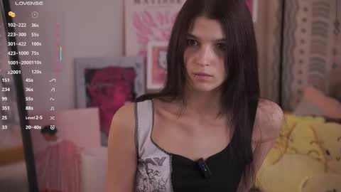 Snapshot of gimme_the_kiss chatting on 02/05/26, 08:08 Mia online show from 02/05/26, 08:08