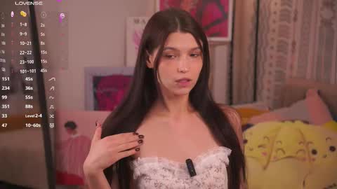 Snapshot of gimme_the_kiss chatting on 02/22/26, 08:13 Mia online show from 02/22/26, 08:13