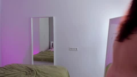 Snapshot of gin_yoon chatting on 02/21/25, 12:50 Gin online show from 02/21/25, 12:50