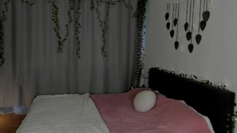 Gin online show from 05/14/26, 06:42