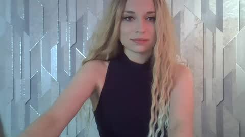 Snapshot of gina_helly chatting on 07/25/26, 08:23 gina_helly online show from 07/25/26, 08:23