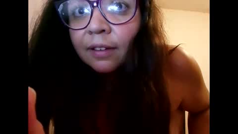 Snapshot of gina_honey chatting on 01/01/25, 11:51 gina_honey online show from 01/01/25, 11:51