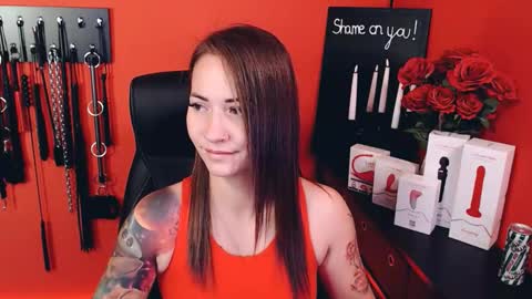 Snapshot of gina_hotlick chatting on 10/16/25, 05:52 gina_hotlick online show from 10/16/25, 05:52