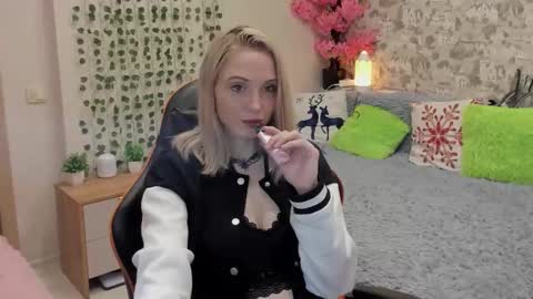 Gina online show from 05/08/26, 01:00