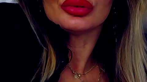 Snapshot of ginabear chatting on 01/06/25, 02:48 Gina online show from 01/06/25, 02:48
