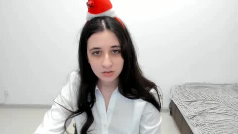 Snapshot of ginablum chatting on 12/21/24, 12:27 Kate online show from 12/21/24, 12:27