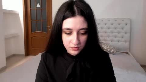 Snapshot of ginablum chatting on 12/31/24, 12:15 Kate online show from 12/31/24, 12:15