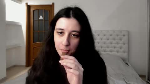 Snapshot of ginablum chatting on 01/16/25, 12:09 Kate online show from 01/16/25, 12:09