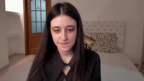 Snapshot of ginablum chatting on 02/25/25, 01:17 Kate online show from 02/25/25, 01:17