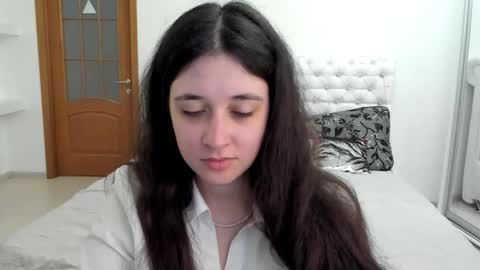 Snapshot of ginablum chatting on 09/29/25, 10:31 Kate online show from 09/29/25, 10:31