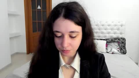 Snapshot of ginablum chatting on 10/10/25, 07:40 Kate online show from 10/10/25, 07:40