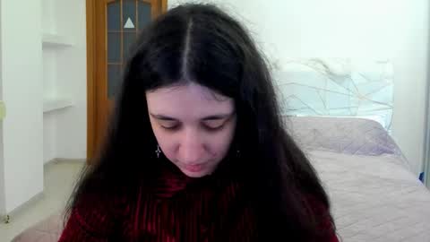 Snapshot of ginablum chatting on 04/18/26, 09:35 Kate online show from 04/18/26, 09:35