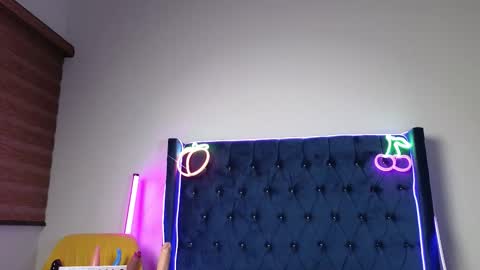 Gina Cali online show from 10/28/25, 04:16