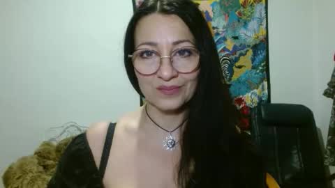 GinaONeon online show from 04/01/26, 11:11