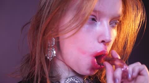        im expecting 350 thumbs up on my altar   online show from 12/28/24, 01:08