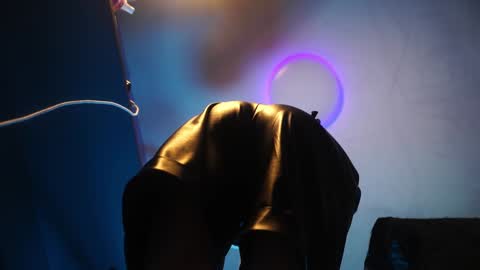        im expecting 350 thumbs up on my altar   online show from 12/28/24, 04:08