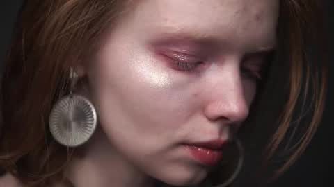        im expecting 350 thumbs up on my altar   online show from 02/23/25, 10:09