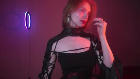        im expecting 350 thumbs up on my altar   online show from 09/12/25, 10:21