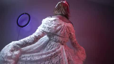        im expecting 350 thumbs up on my altar   online show from 10/30/25, 10:10