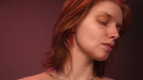        im expecting 350 thumbs up on my altar   online show from 11/06/25, 10:10