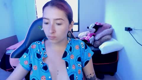 Snapshot of ginger_sweetty chatting on 02/17/25, 10:14 Ginger online show from 02/17/25, 10:14