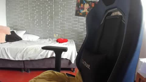 Ginger online show from 04/24/26, 09:39