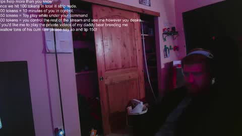 Snapshot of gingerbearcubx chatting on 12/28/24, 12:03 GingerBearCub online show from 12/28/24, 12:03