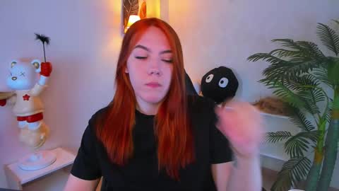 gingerr_pie online show from 10/23/25, 07:23