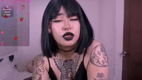 Snapshot of ginmeowuwu chatting on 11/27/25, 03:58 ginmeowuwu online show from 11/27/25, 03:58