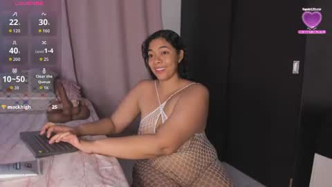 Snapshot of ginnapalmer1 chatting on 07/25/26, 06:00 Ginna Palmer online show from 07/25/26, 06:00