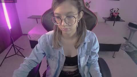 ginny11_ online show from 03/18/26, 11:46