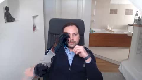 Snapshot of gintonik89 chatting on 01/07/25, 10:43 gintonik89 online show from 01/07/25, 10:43