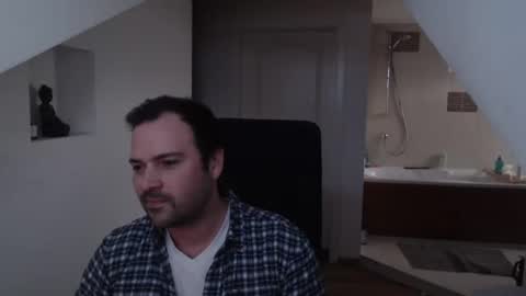 Snapshot of gintonik89 chatting on 02/22/25, 04:30 gintonik89 online show from 02/22/25, 04:30