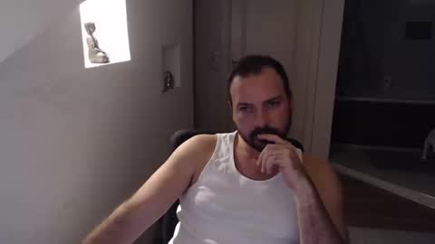 Snapshot of gintonik89 chatting on 11/05/25, 07:14 gintonik89 online show from 11/05/25, 07:14