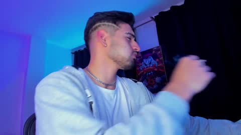 GIOMAR REYES online show from 01/06/25, 03:20