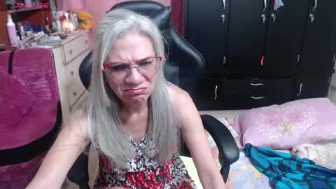 Snapshot of giorgia_xue53 chatting on 11/06/25, 05:52 Mary online show from 11/06/25, 05:52