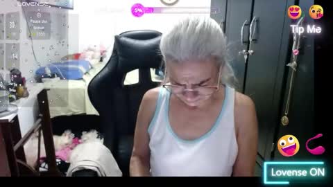 Snapshot of giorgia_xue53 chatting on 03/18/26, 05:54 Mary online show from 03/18/26, 05:54