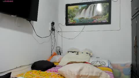 Snapshot of giorgia_xue55 chatting on 06/25/26, 05:12 Mary online show from 06/25/26, 05:12