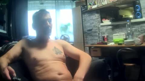 Snapshot of giovanne1 chatting on 10/19/25, 11:55 giovanne1 online show from 10/19/25, 11:55