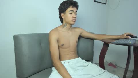 Snapshot of giraldo_giraldo chatting on 11/10/25, 07:29 Giraldo online show from 11/10/25, 07:29