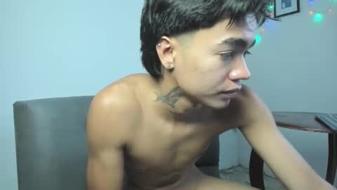 Snapshot of giraldo_giraldo chatting on 11/12/25, 08:59 Giraldo online show from 11/12/25, 08:59