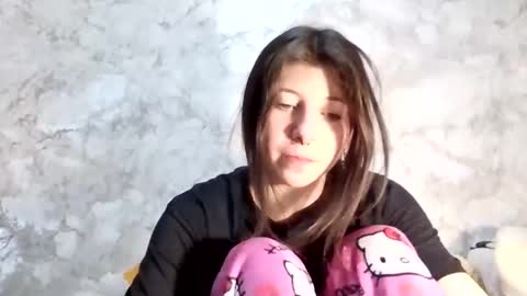 Snapshot of girl_cute007 chatting on 03/08/26, 09:18 girl_cute007 online show from 03/08/26, 09:18