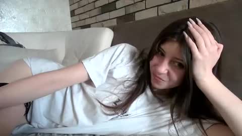 girl_cute007 online show from 06/11/26, 04:05