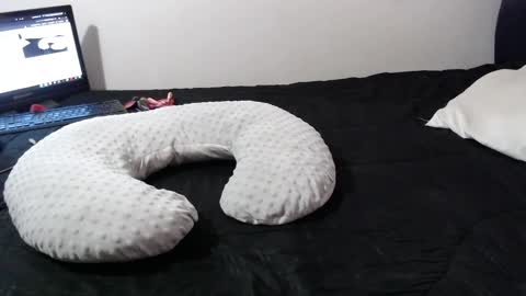 Snapshot of girl_honey_ chatting on 10/30/25, 04:08 Aleja online show from 10/30/25, 04:08