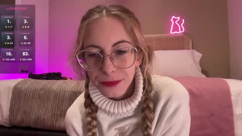 Snapshot of girl_i_am chatting on 12/24/24, 02:33 Nikki online show from 12/24/24, 02:33