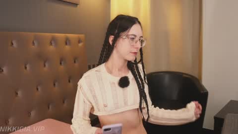 Snapshot of girl_i_am chatting on 11/23/25, 12:27 Nikki online show from 11/23/25, 12:27