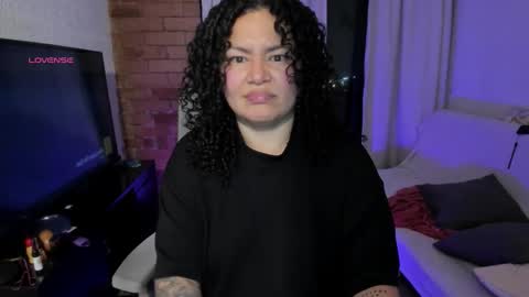 girl_inline online show from 11/22/25, 11:26