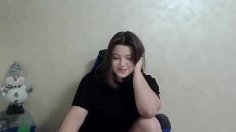 girl_leya online show from 12/22/24, 11:09