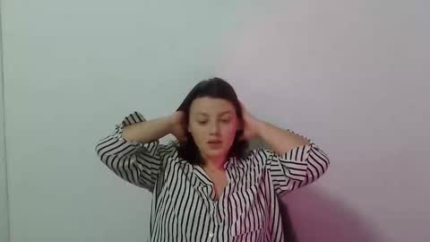 girl_leya online show from 10/12/25, 07:02
