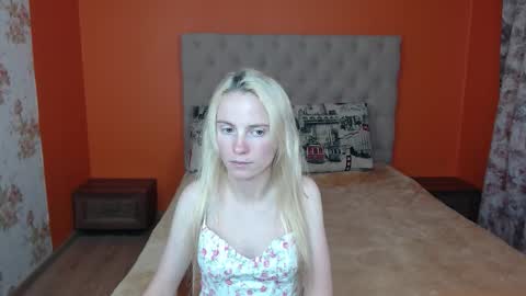 Snapshot of girl_summer97 chatting on 12/02/25, 01:28 Katia online show from 12/02/25, 01:28